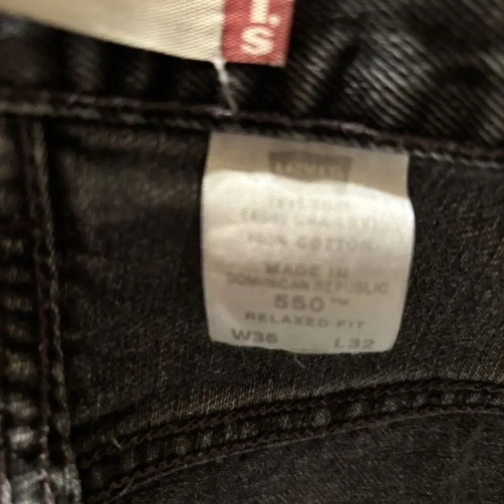 Levi’s 550 Relaxed Fit Size 36x30 Black Jeans *Read*